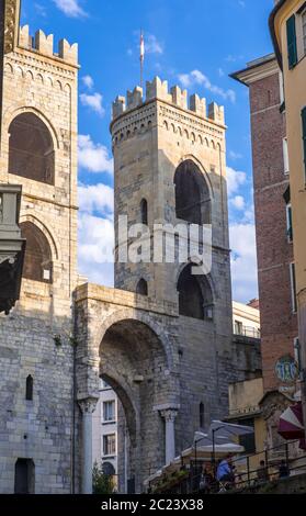 Genua, Italien - 20. August 2019: Innenansicht der Porta Soprana oder des Andreaskortes in Genua, Italien Stockfoto