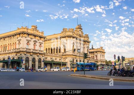 Genua, Italien - 20. August 2019: Genova Brignole Bahnhof befindet sich auf der Piazza Verdi in der Altstadt von Genua, Ligurien Region, Italien Stockfoto