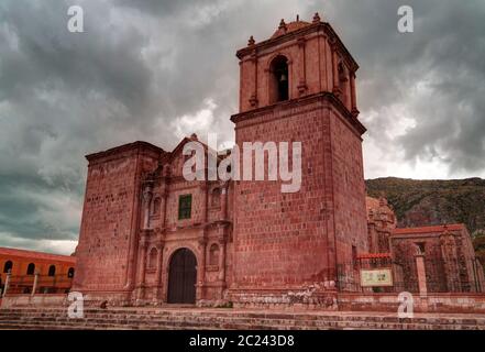 Außenansicht der Iglesia de Santa Isabel de Pucara, Puno, Peru Stockfoto