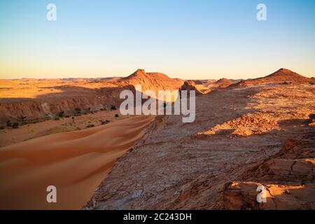 Luftaufnahme Panoramaaussicht bei Boukkou lak Ennedi, Tschad Stockfoto