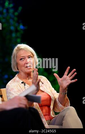 Kate Adie spricht über das Leben der Frauen im Ersten Weltkrieg beim Hay Festival , Hay-on-Wye, Powys, Wales am 31. Mai 2014 ©PRWPhotography Stockfoto