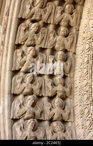 Einzelheiten über das Westportal der Kathedrale Saint Nazaire in Arles, Frankreich. Bouches-du-Rhone, Frankreich Stockfoto