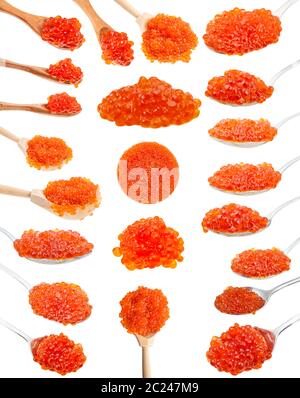 Collage aus verschiedenen Löffel mit roter Lachskaviar auf weißem Hintergrund Stockfoto