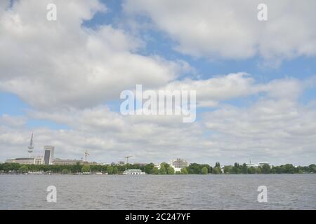 HUMBERG, DEUTSCHLAND- 11 Juni 2018 , Alsterwiese Schwanenwik Pack und guter Ort in Deutschland beliebt Stockfoto