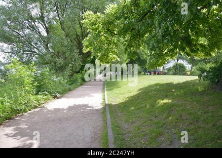 HUMBERG, DEUTSCHLAND- 11 Juni 2018 , Alsterwiese Schwanenwik Pack und guter Ort in Deutschland beliebt Stockfoto