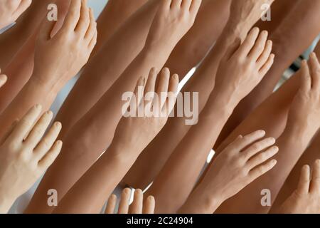 Die Ausstellung Mensch und Silikon Frauen Prothese Hände, Medizin rosa Implantate für Person Stockfoto