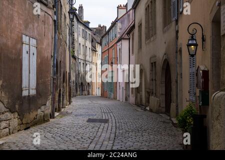 Gasse in der Altstadt von Dole Stockfoto