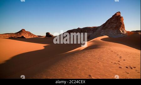 Luftaufnahme Panoramaaussicht in der Nähe von Boukkou See Gruppe von Ounianga Serir Seen in der Ennedi, Tschad Stockfoto