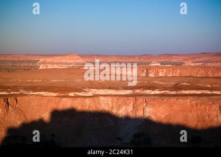 Luftaufnahme Panoramaaussicht in der Nähe von Boukkou See Gruppe von Ounianga Serir Seen in der Ennedi, Tschad Stockfoto