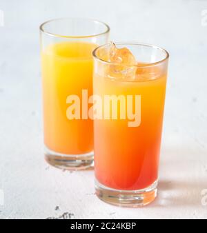 Zwei Gläser Tequila Sunrise Cocktail Stockfoto