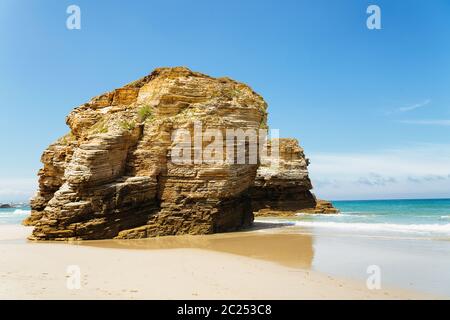Meeresblick auf den Strand der Kathedralen in Galicien, Spanien Stockfoto