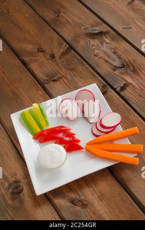 Frisch Geschnittenen Leckere Blaue Kase Mit Schimmel Und Messer Auf Holz Hintergrund Stockfotografie Alamy