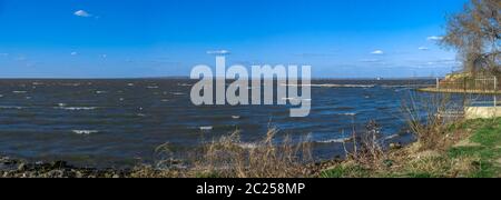 Panoramablick auf die Mündung des Flusses Dnjestr in der Nähe der Festung Akkerman in der Ukraine Stockfoto