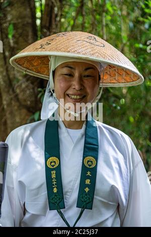 Die Shikoku Pilgerroute ist eine der wenigen kreisförmigen Pilgerfahrten der Welt. Es umfasst 88 offizielle Tempel und zahlreiche andere heilige sitzen Stockfoto