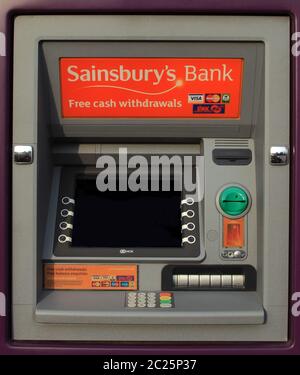 Sainsbury's Bank, Geldautomat, Geldautomat, England, Großbritannien, Englisch, Geldautomat, Instant Cash Stockfoto