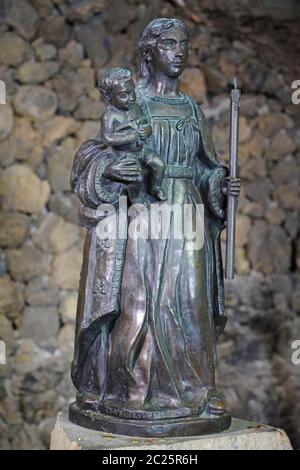 Teneriffa, SPANIEN - Juni 1, 2019: Statue der Jungfrau Maria oder die Jungfrau von Candelaria, Teneriffa, Spanien Stockfoto