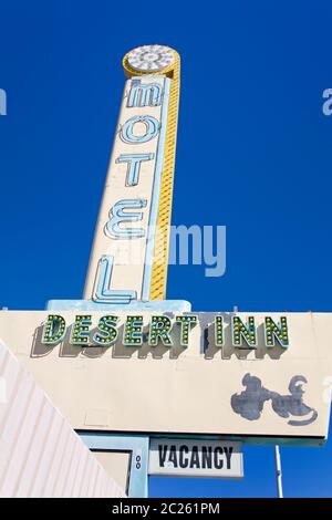 Desert Inn Motel Schild im historischen Viertel, Boulder City, Nevada, USA, Nordamerika Stockfoto