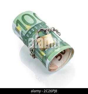 Gesperrt Rolle der Euro-banknoten auf weißem Hintergrund. Stockfoto