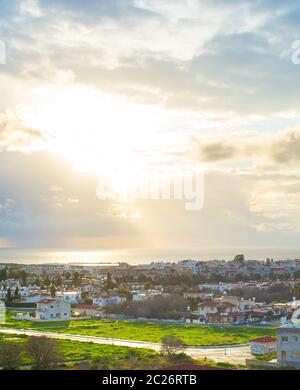 Paphos Stadtbild in Abendsonne Stockfoto