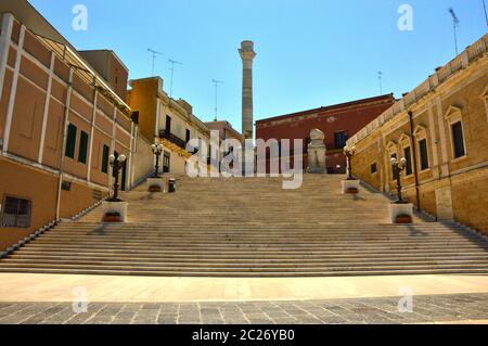 Römische Säulen im Zentrum von Brindisi, Apulien, Italien Stockfoto