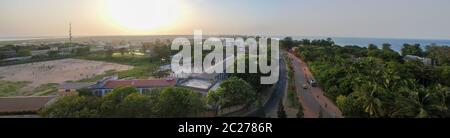 Antenne Panoramablick auf Stadt und Fluss Gambia Banjul, Gambia Stockfoto