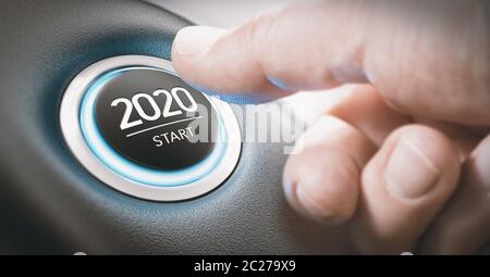 Finger zu drücken, um ein Auto Zündung Button mit dem Text 2020 starten. Jahr Zweitausend und zwanzig Konzept. Stockfoto