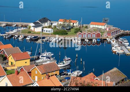 Blick auf die stadt Fjaellbacka in Schweden. Stockfoto