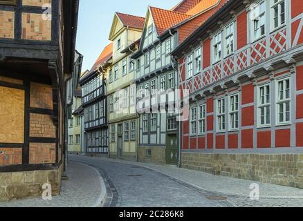 Die Straße mit Fachwerk in Quedlinburg Stockfoto