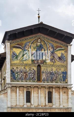 Basilika von San Frediano, Lucca, Italien Stockfoto
