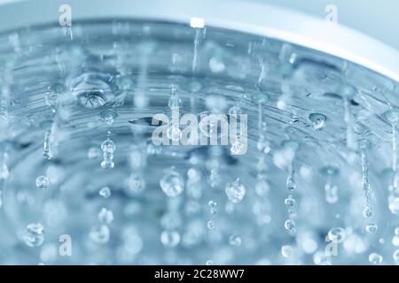 Dusche eingeschaltet, decke Duschkopf closeup Stockfoto