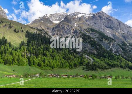 Das Almdorf mitten im Karwendel Stockfoto