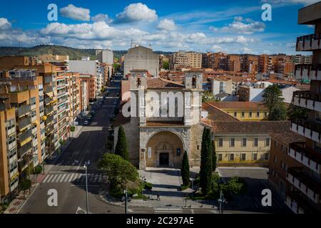 Die Kirche San Gines befindet sich an der Plaza de Santo Domingo in der spanischen Stadt Guadalajara Stockfoto