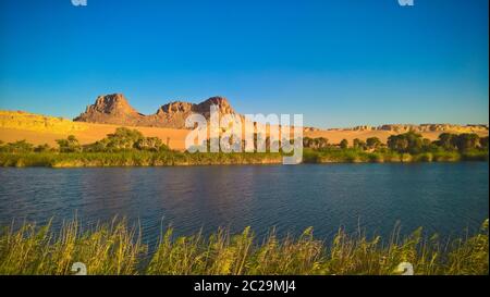 Panoramablick auf den See Boukkou Gruppe von Ounianga Serir Seen in der Ennedi, Tschad Stockfoto