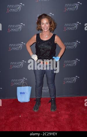 Claudia Wells bei der Premiere von „Paparazzi X-posed“ auf dem roten