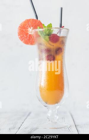 Greyhound Cocktails auf weißem Hintergrund Stockfoto