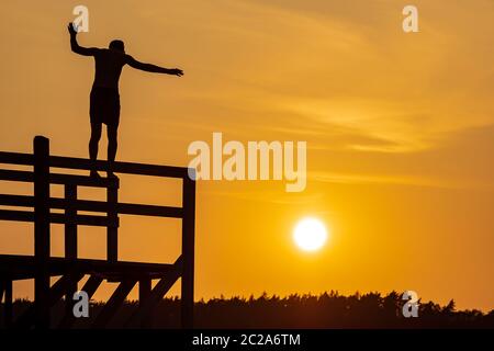 Sonnenuntergang in der Stadt Fjaellbacka in Schweden. Stockfoto