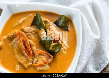 Thailändische Panang Schweinefleisch curry Stockfoto