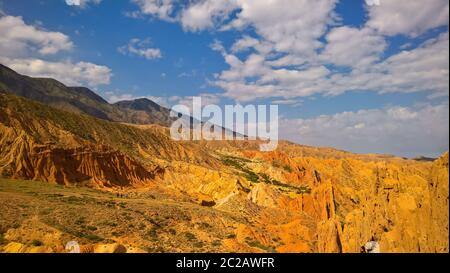 Panorama der Skazka aka Fairytale Canyon, Issyk-Kul, Kirgistan Stockfoto