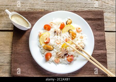 Basmati Reis mit Meeresfrüchten Stockfoto