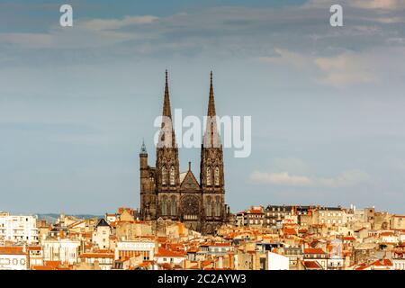 Kathedrale Notre-Dame-de-l'Assomption. Clermont Ferrand, Departement Puy de Dome, Auvergne Rhone Alpes, Frankreich Stockfoto
