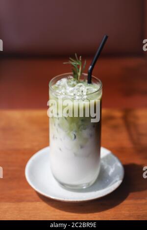 Iced Matcha grüner Tee latte, Foto Stockfoto