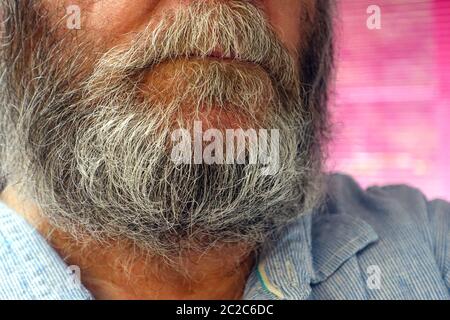 Old mans grauen Bart Nahaufnahme Stockfoto