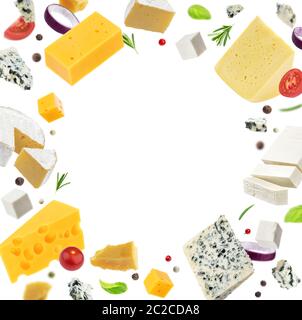 Käse Rahmen auf weißem Hintergrund, verschiedene Sorten Käse Stockfoto