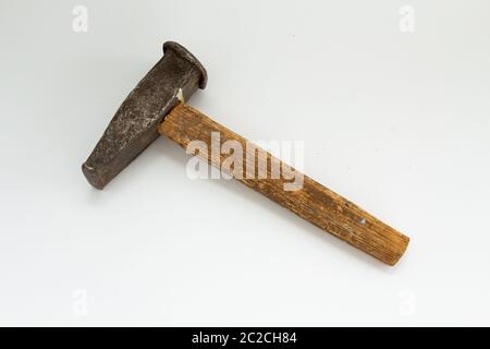Ein Hammer auf weißem Hintergrund Stockfoto