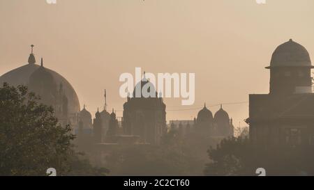 Die Kuppeln der Gebäude in Mumbai. Indien. Stockfoto