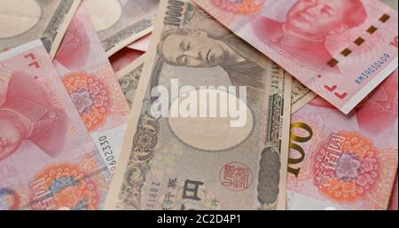 Chinesische RMB- und japanische Yen-Banknote Stockfoto