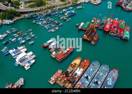 Aberdeen, Hongkong 11 May 2019: Ansicht des Hafens von Hongkong von oben Stockfoto