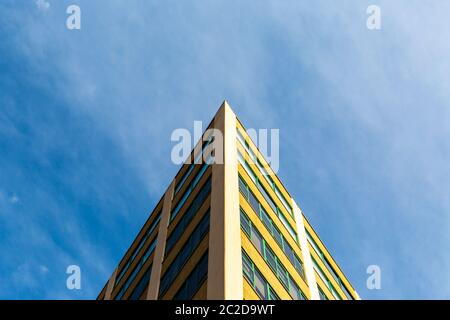 Brooklyn, NY / USA - JUL 31 2018: Blick auf Bürogebäude Stockfoto