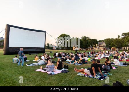 New York City / USA - JUL 14 2018: Flucht in New Yorker Outdoor-Filme auf Governors Island Stockfoto