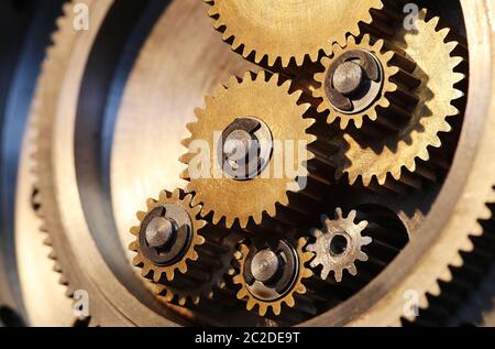 Messing Zahnräder einer Verriegelung Stockfoto